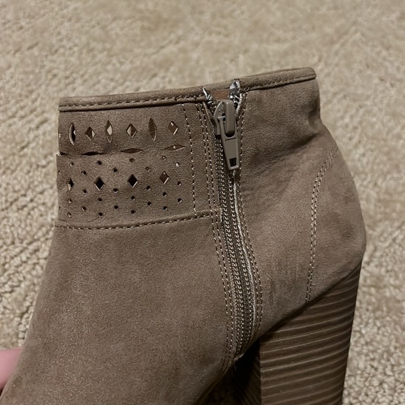 Tan Tassel Open Toe Bootie - Picture 4 of 7